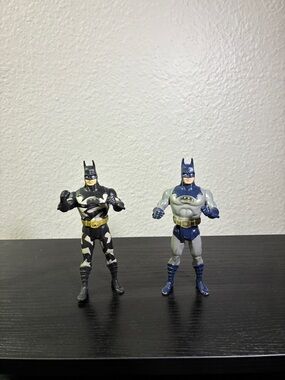 Vintage 90's Batman Loose Figures
Lot Of 2